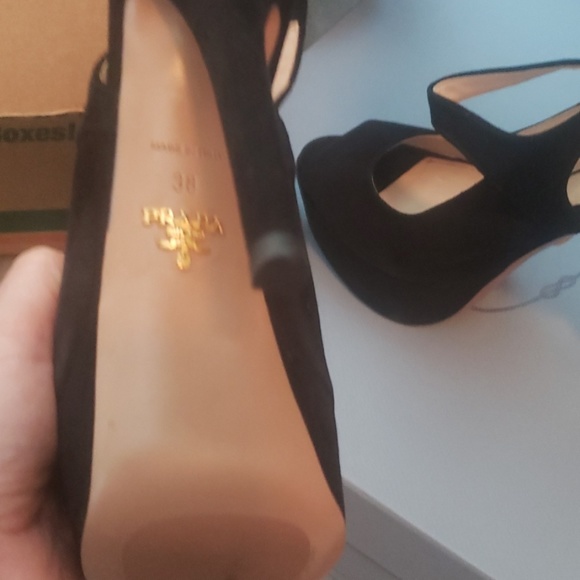 Prada heels shoes - Picture 2 of 4